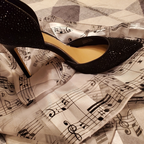 Shoes - Picture 2 of 3